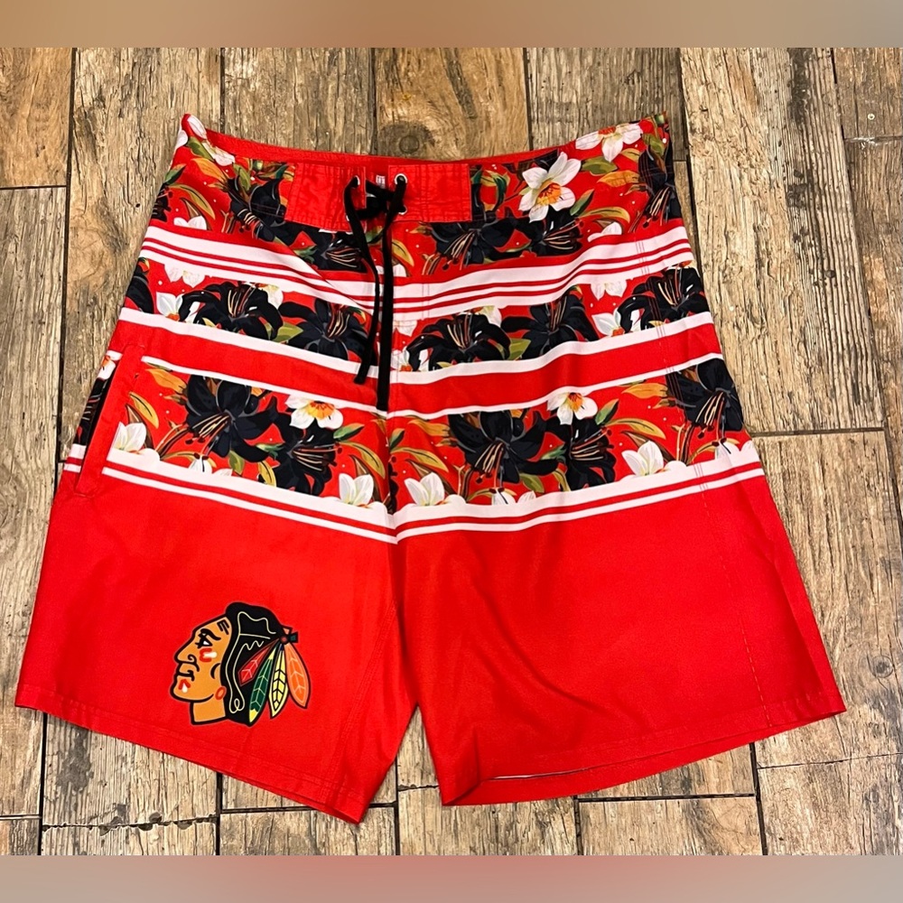NHL size 38 Chicago Blackhawks (hockey) board shorts